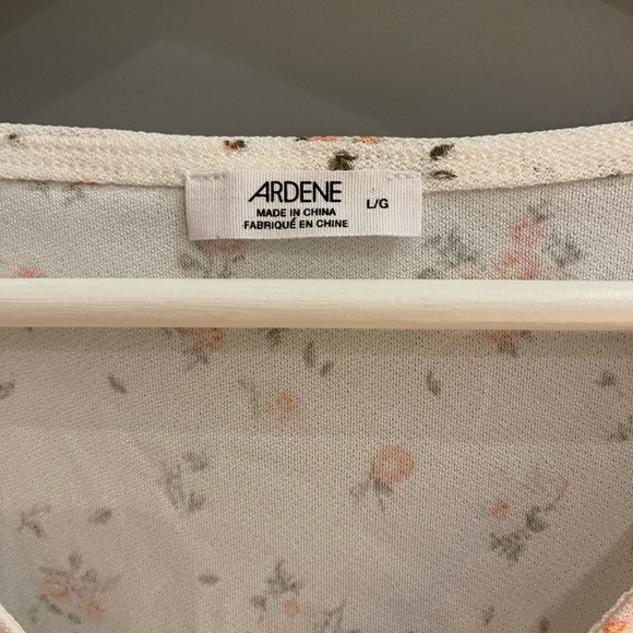 Summery Ardene t shirt with cute details size L - Picture 3 of 4